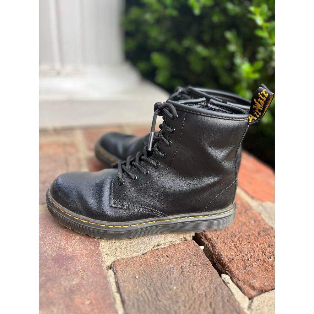 Dr Martens Kids Youth Size 3 Air Wair JY004 Boots with Bouncing Soles Doc Marten